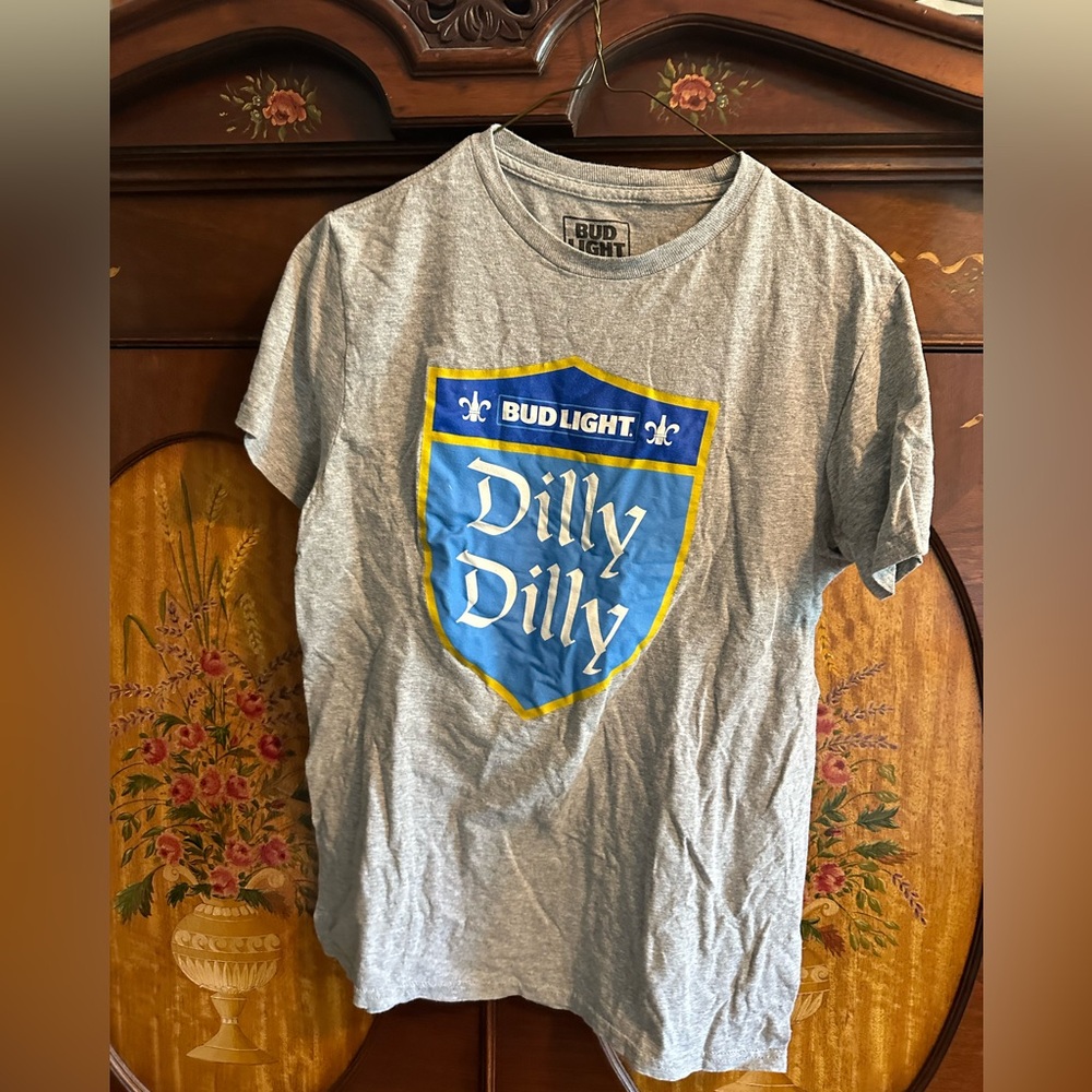 Bud light Dilly Dilly t-shirt